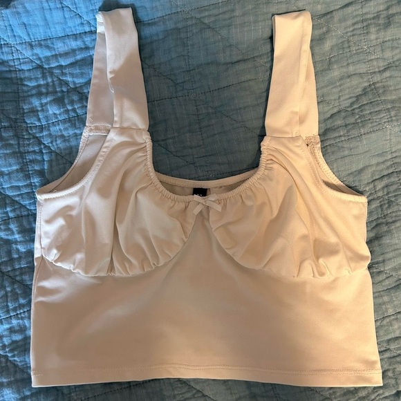 cream crop tank top with a bow - Picture 2 of 4